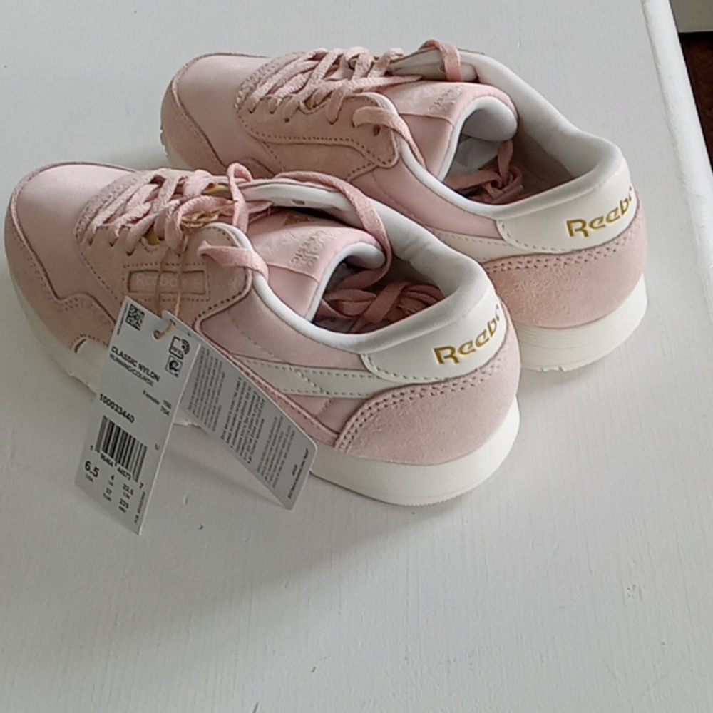 Reebok women's sneakers-NEW - Picture 2 of 4